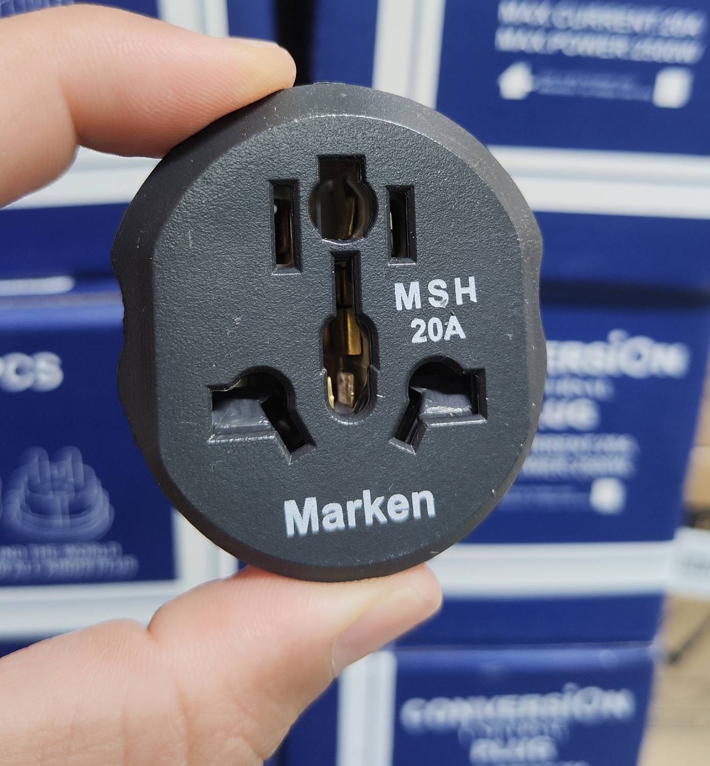 تبدیل ۳ به ۲ برق مارکن (Marken) مدل MSH 20A - رنگ مشکی